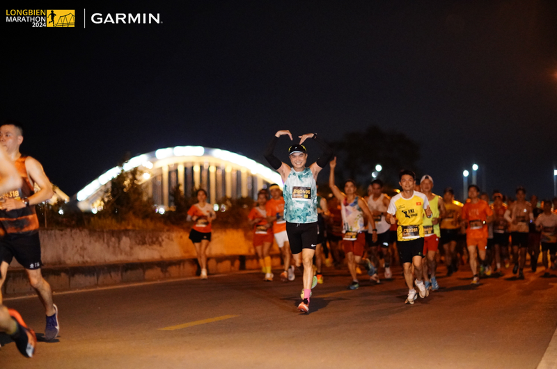 Garmin hop tac voi Longbien Marathon 2024 tao san choi cho “tan binh“