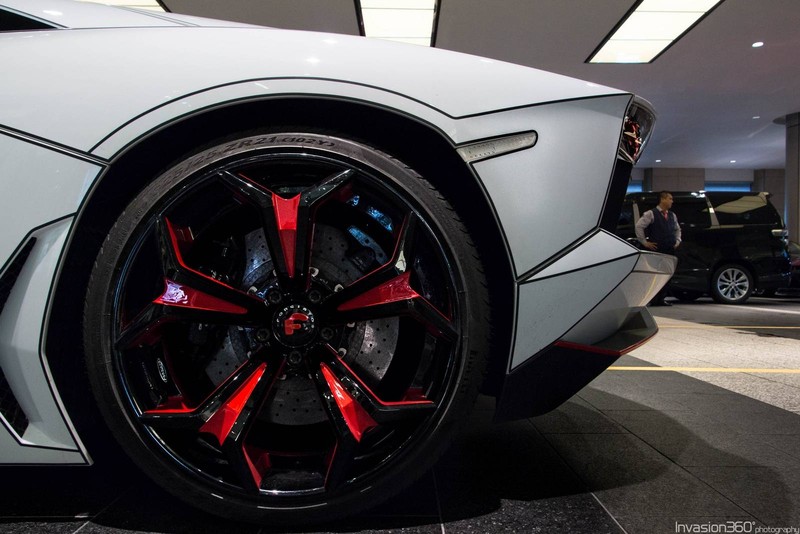 Siêu lòng trước Lamborghini Aventador diện mạo cực lạ