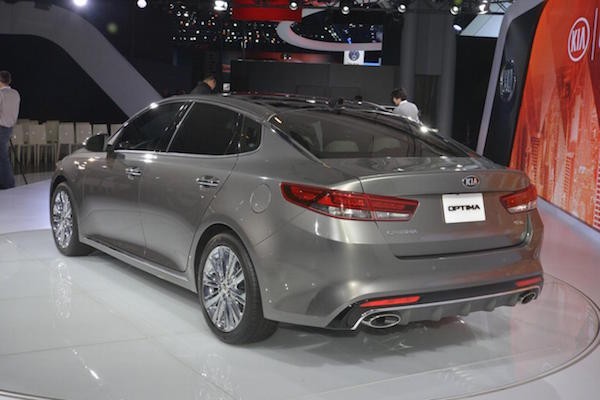 Kia Optima moi se co 3 phien ban dong co-Hinh-4