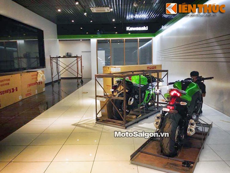 Dot nhap showroom Kawasaki chinh hang dau tien tai Viet Nam-Hinh-11