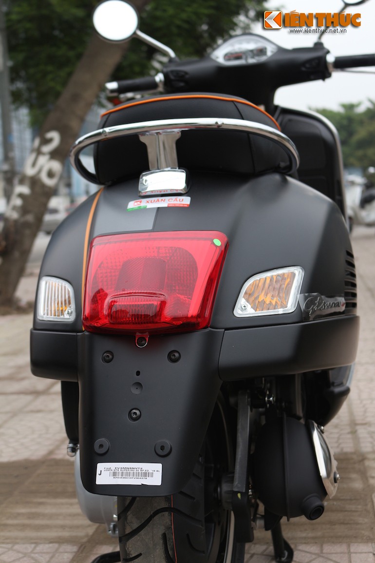 Nhin gan Vespa Super GTS 3V i.e. Matt Black “cuc chat“-Hinh-3