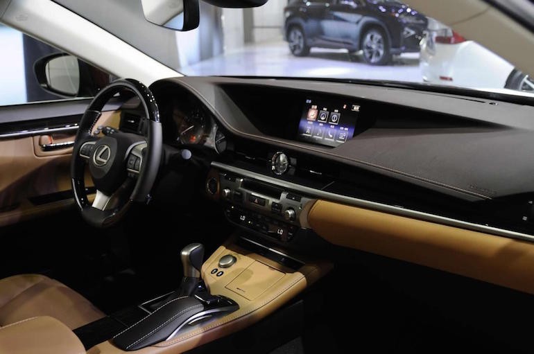 Lexus ES ban nang cap 2016 