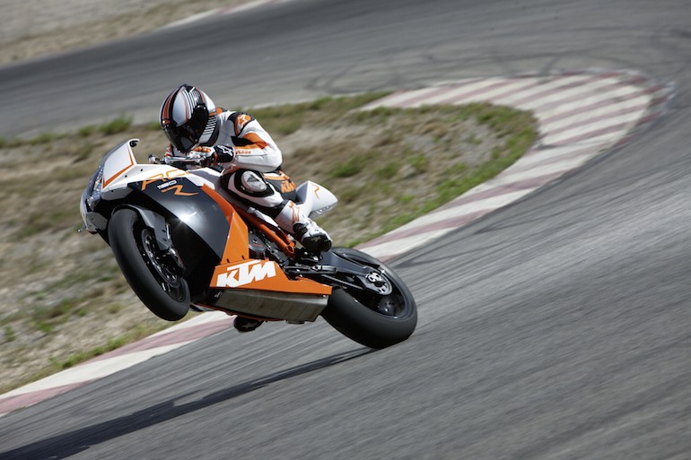 KTM RC8 bi khai tu vi “qua nhanh, qua nguy hiem”-Hinh-12