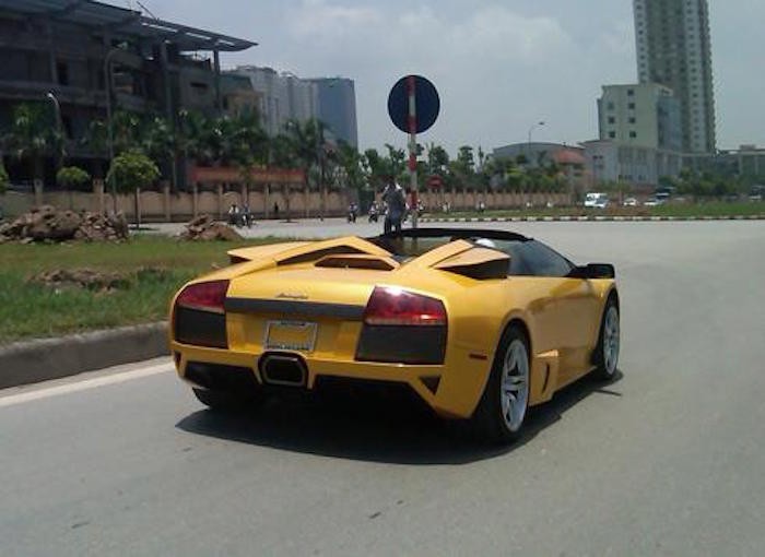 Can canh sieu xe Lamborghini bi Cong an Ha Noi nhot trong kho-Hinh-9