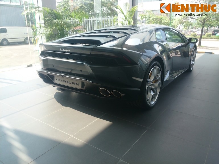 Tan mat ngam “bo mong” Lamborghini Huracan 16 ty tai Ha Noi-Hinh-12