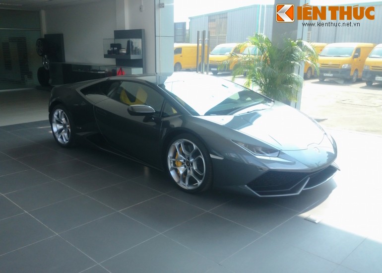 Tan mat ngam “bo mong” Lamborghini Huracan 16 ty tai Ha Noi