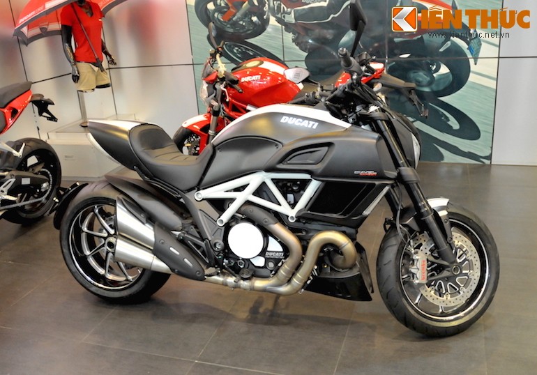 Can canh Ducati Diavel Carbon “trang khong ti vet” tai Ha Noi-Hinh-14