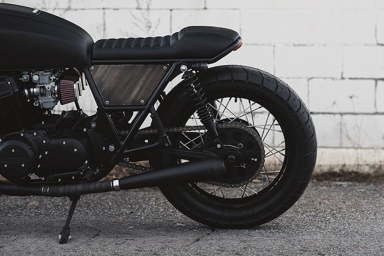 Do dong nat Honda CB750 bien hinh cafe racer 