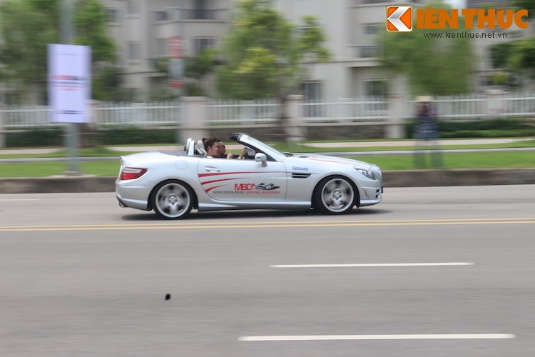 Luyen tay lai, ngam xe dep tai Mercedes Driving Academy 2015-Hinh-9