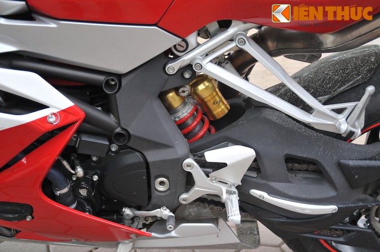Can canh “sieu moto” MV Agusta F4 cua biker Ha Thanh-Hinh-11