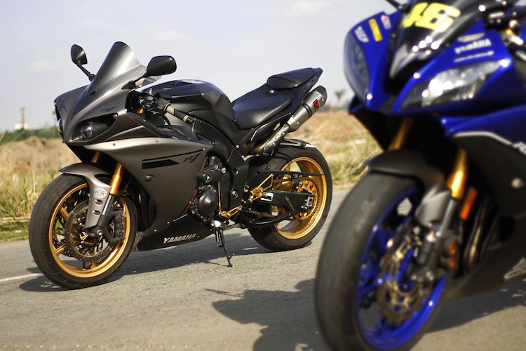 Anh, Em Xế Khủng Yamaha R1 Và R6 Đối Đầu Tại Việt Nam