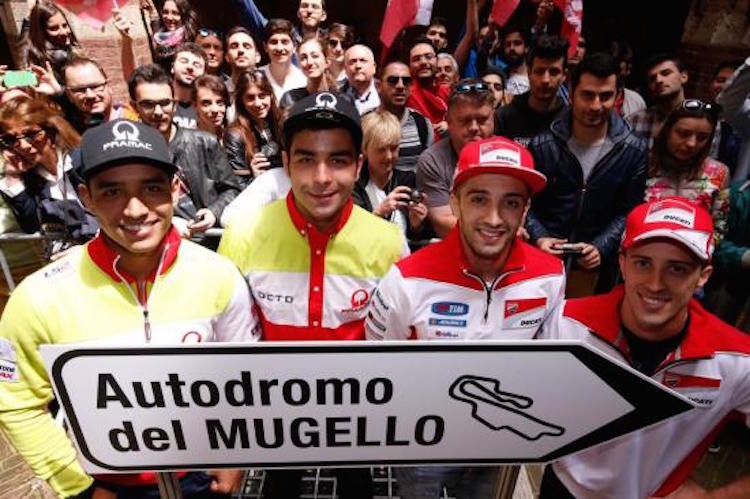 Xe dua MotoGP cua doi Ducati “quay tung” duong pho Y-Hinh-9