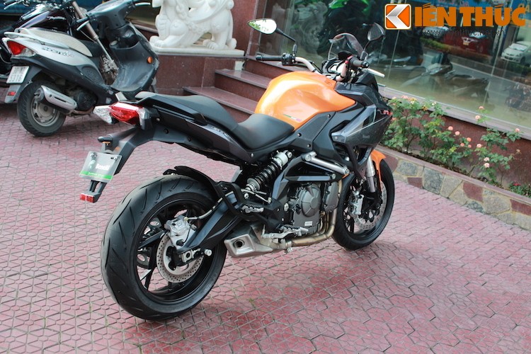 Moto Pkl Benelli TNT 600 GT dau tien tai Ha Noi-Hinh-16