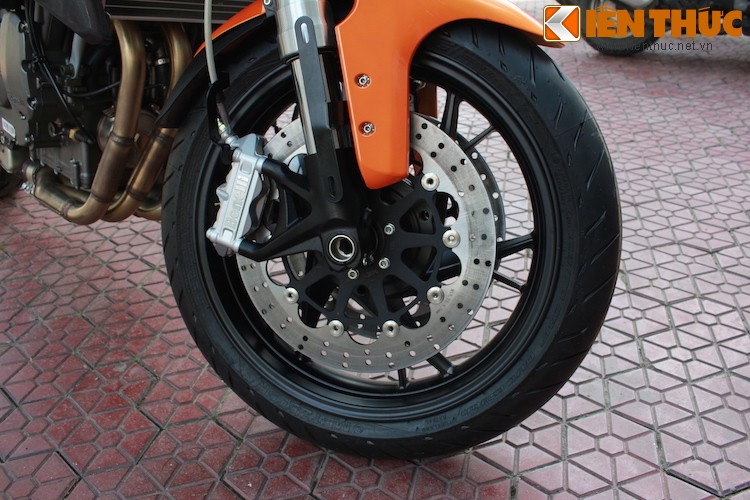 Moto Pkl Benelli TNT 600 GT dau tien tai Ha Noi-Hinh-5