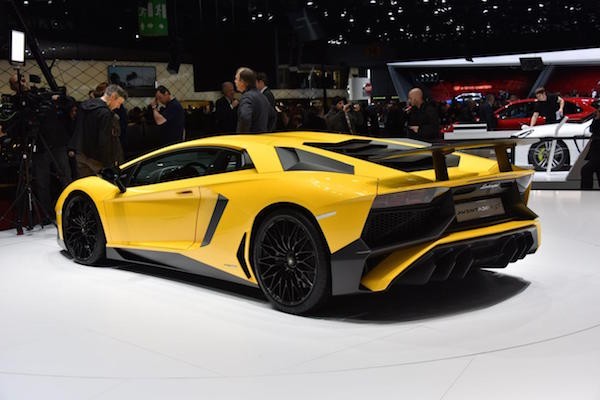 Sieu pham Lamborghini Aventador SV “chay hang” sau 3 thang-Hinh-2