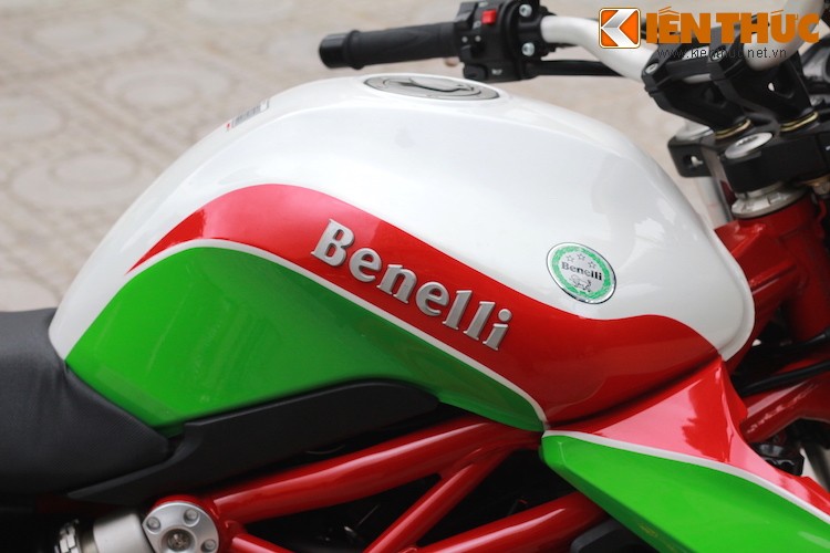 Thay gi tren moto Pkl Benelli BN302 Italia 128 trieu tai Viet Nam?-Hinh-5