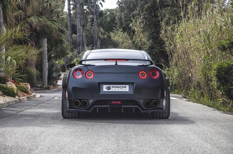 Nissan GT-R 