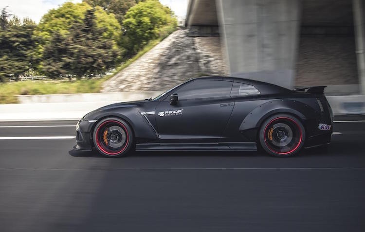 Nissan GT-R 