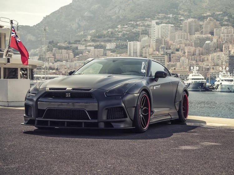 Nissan GT-R 