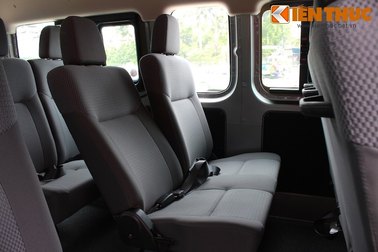 Can canh minibus Nissan NV350 Urvan canh tranh Ford Transit-Hinh-13