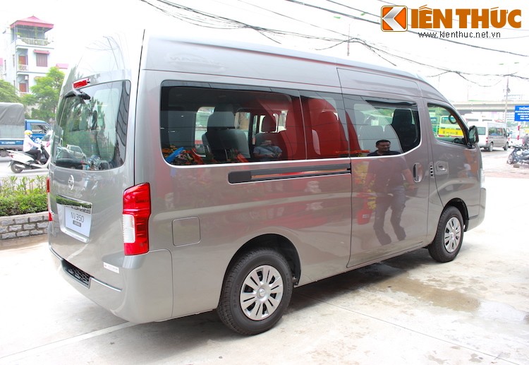 Can canh minibus Nissan NV350 Urvan canh tranh Ford Transit-Hinh-15