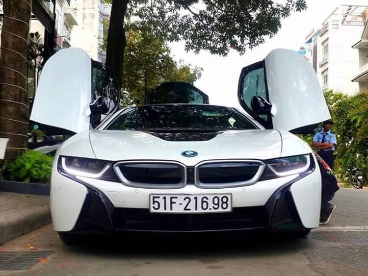 Can canh xe sang BMW i8 “bien trang” dau tien tai Viet Nam-Hinh-3