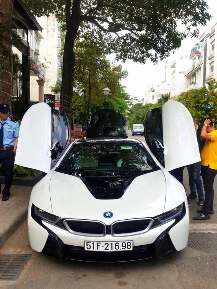 Can canh xe sang BMW i8 “bien trang” dau tien tai Viet Nam-Hinh-5