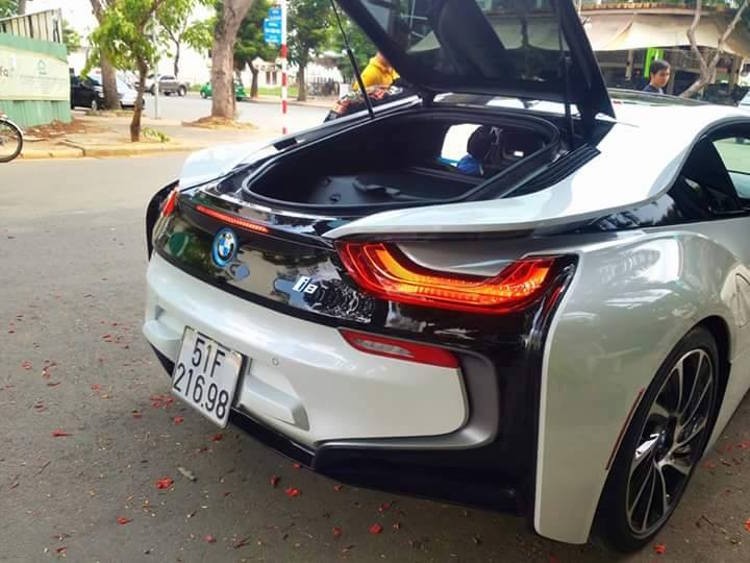 Can canh xe sang BMW i8 “bien trang” dau tien tai Viet Nam-Hinh-7