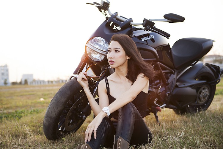 Ngam chan dai tha dang ben “ga co bap” Ducati Diavel-Hinh-14