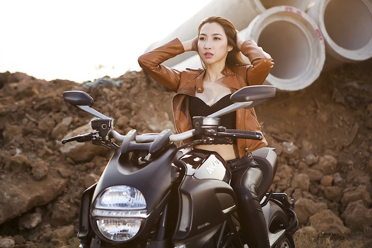 Ngam chan dai tha dang ben “ga co bap” Ducati Diavel-Hinh-8