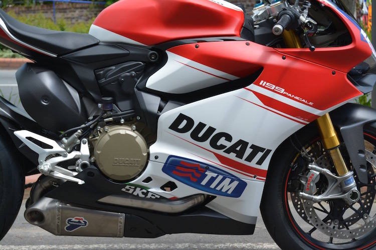 Soi “hang doc” Ducati 1199 Panigale S phong cach MotoGP-Hinh-6