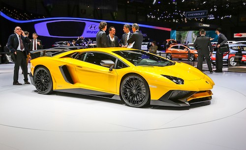 Lamborghini xac nhan sap co phien ban Aventador mui tran-Hinh-2