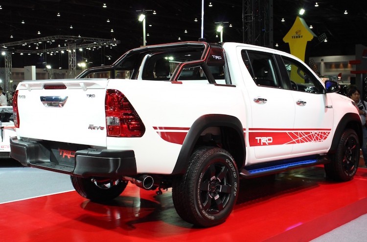 Toyota Hilux phien ban offroad TRD moi co gi 