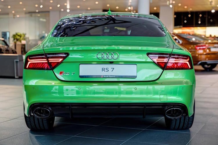 Audi RS7 Sportback khoe dang voi mau son 