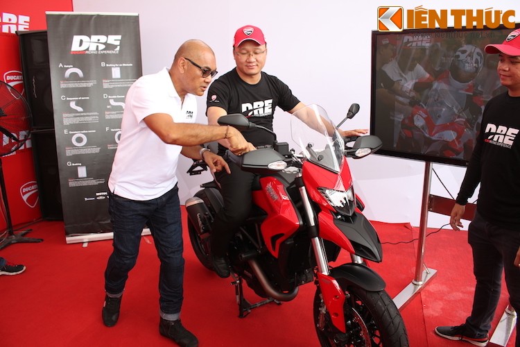 Luyen tap ky nang gi tai Ducati Riding Experience 2015?-Hinh-3