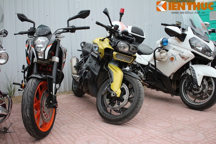 Dan moto “khung” du le khai truong Harley-Davidson Ha Noi-Hinh-15
