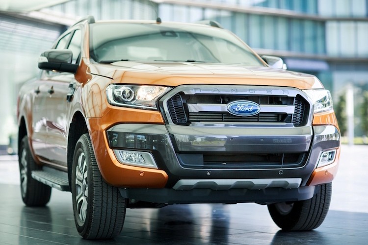 Ford Ranger 2015 se toi tay khach hang Viet thang 8/2015-Hinh-2