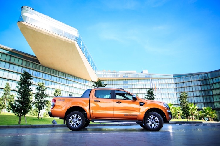 Ford Ranger 2015 se toi tay khach hang Viet thang 8/2015