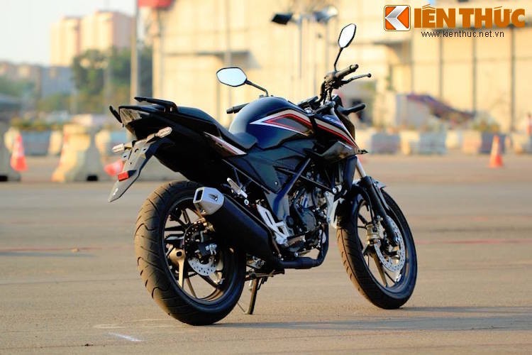 Honda CB150R Streetfire: Doi thu moi cua Yamaha FZ150i-Hinh-9