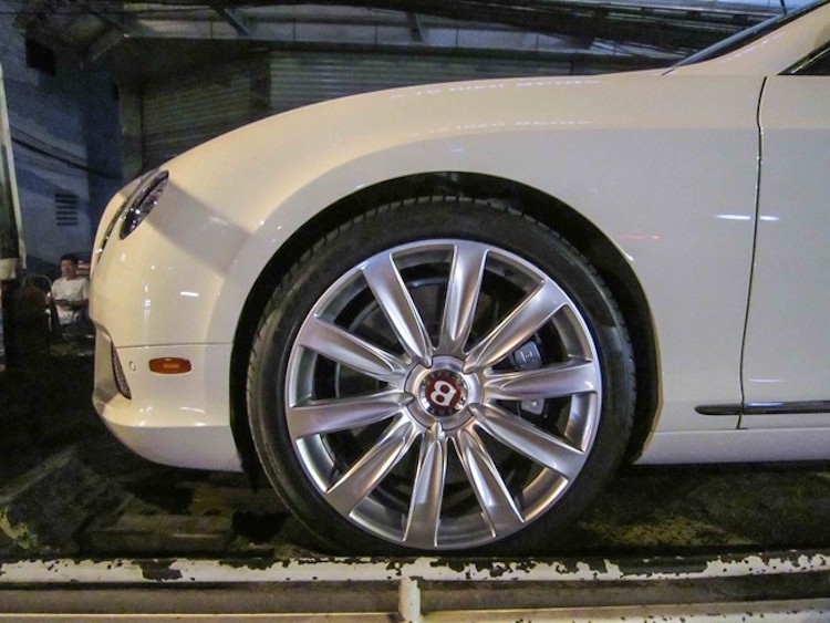 Bentley GTC V8 chinh hang tai VN ra bien trang gia 12 ty-Hinh-5