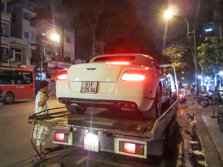 Bentley GTC V8 chinh hang tai VN ra bien trang gia 12 ty-Hinh-7