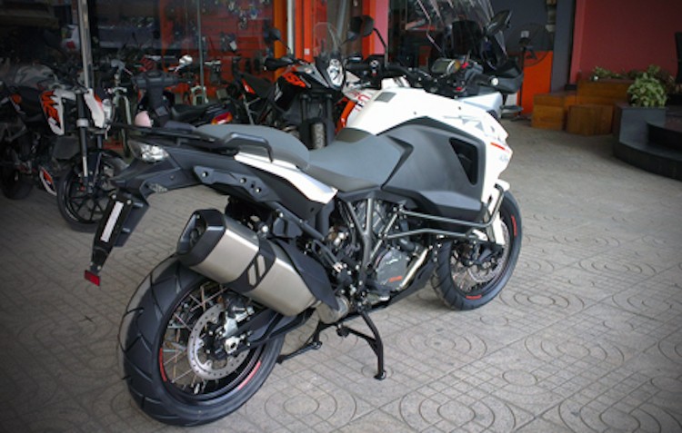 “Sieu moto dia hinh” KTM Super Adventure 1290 dau tien ve VN-Hinh-3