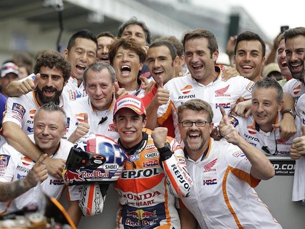 MotoGP 2015: Marquez thu hep khoang cach voi Rossi tai My