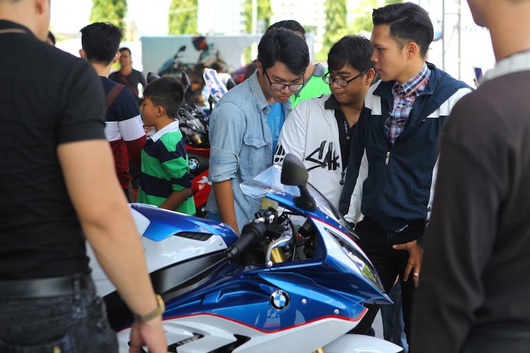 “Xe no hang khung” BMW tai ngay hoi Motorrad Day-Hinh-6