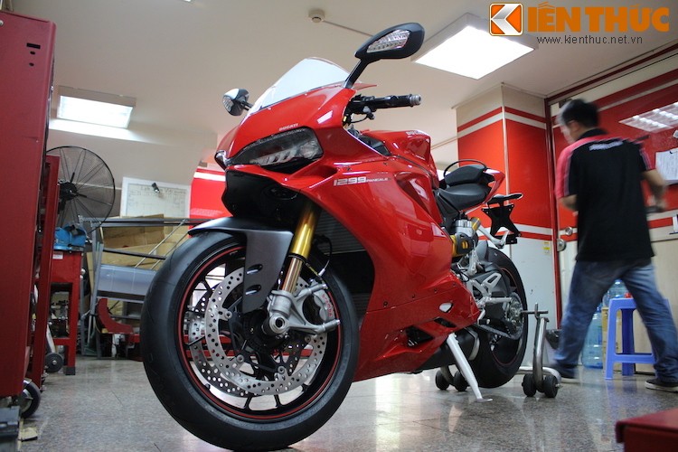 Sieu moto Ducati 1299 Panigale S chinh hang dau tien ve Ha Noi-Hinh-13