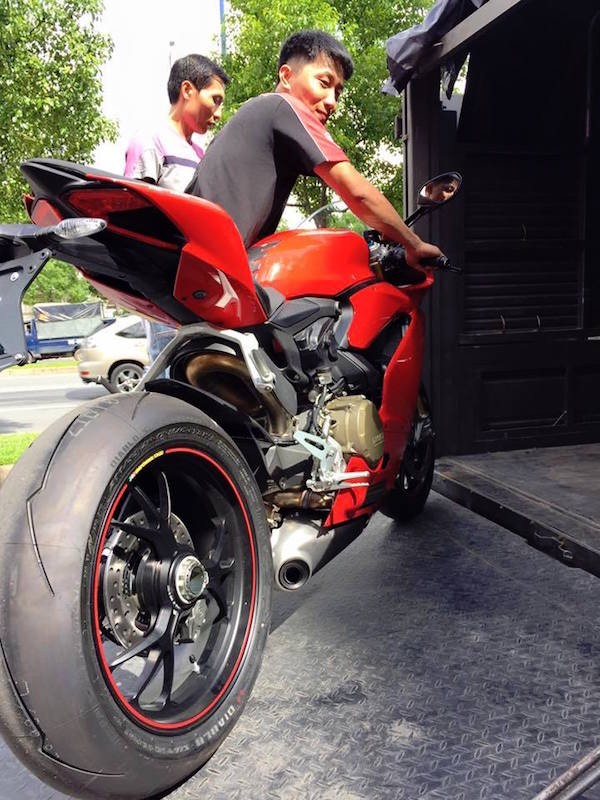 Sieu moto 1299 Panigale tien ty tai VN da co chu so huu