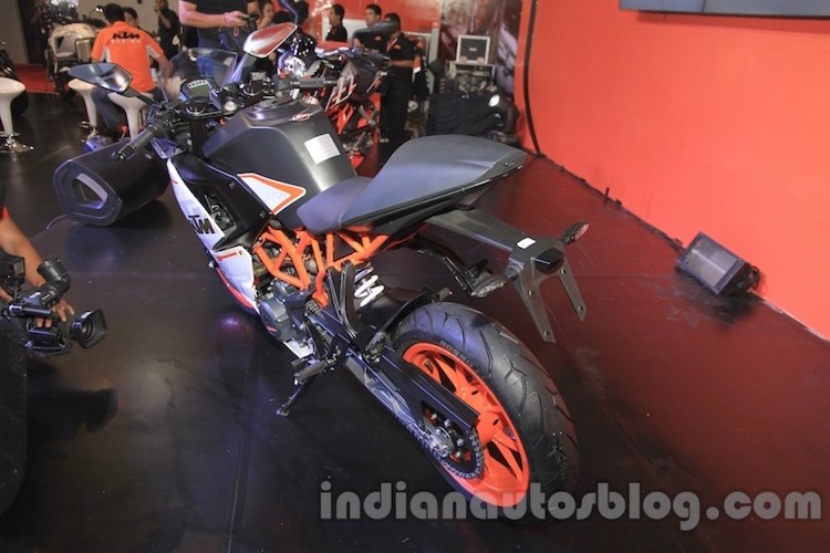 Soi chi tiet KTM Duke va RC 250 vua ra mat tai Indonesia-Hinh-6