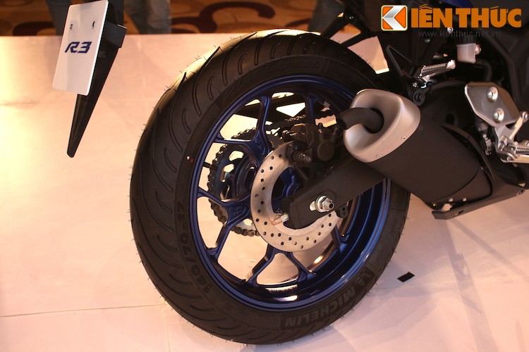“Zoom chi tiet” sportbike Yamaha YZF-R3 vua ra mat tai VN-Hinh-14
