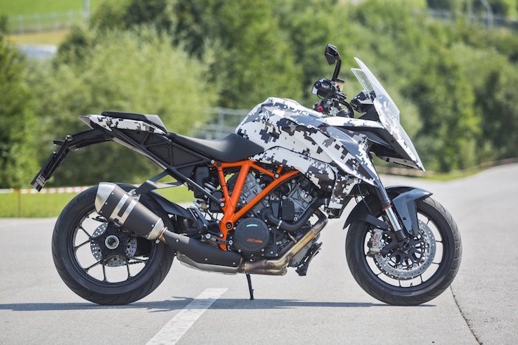 Moto duong truong “sieu manh” KTM 1290 Super Duke GT-Hinh-2