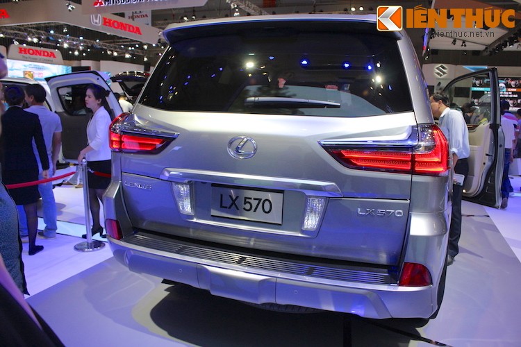 Lexus LX570 2016 - SUV “dinh” nhat gia 5,61 ty tai Viet Nam-Hinh-7